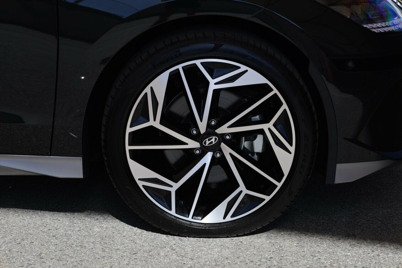 Hyundai Ioniq 6 image 2