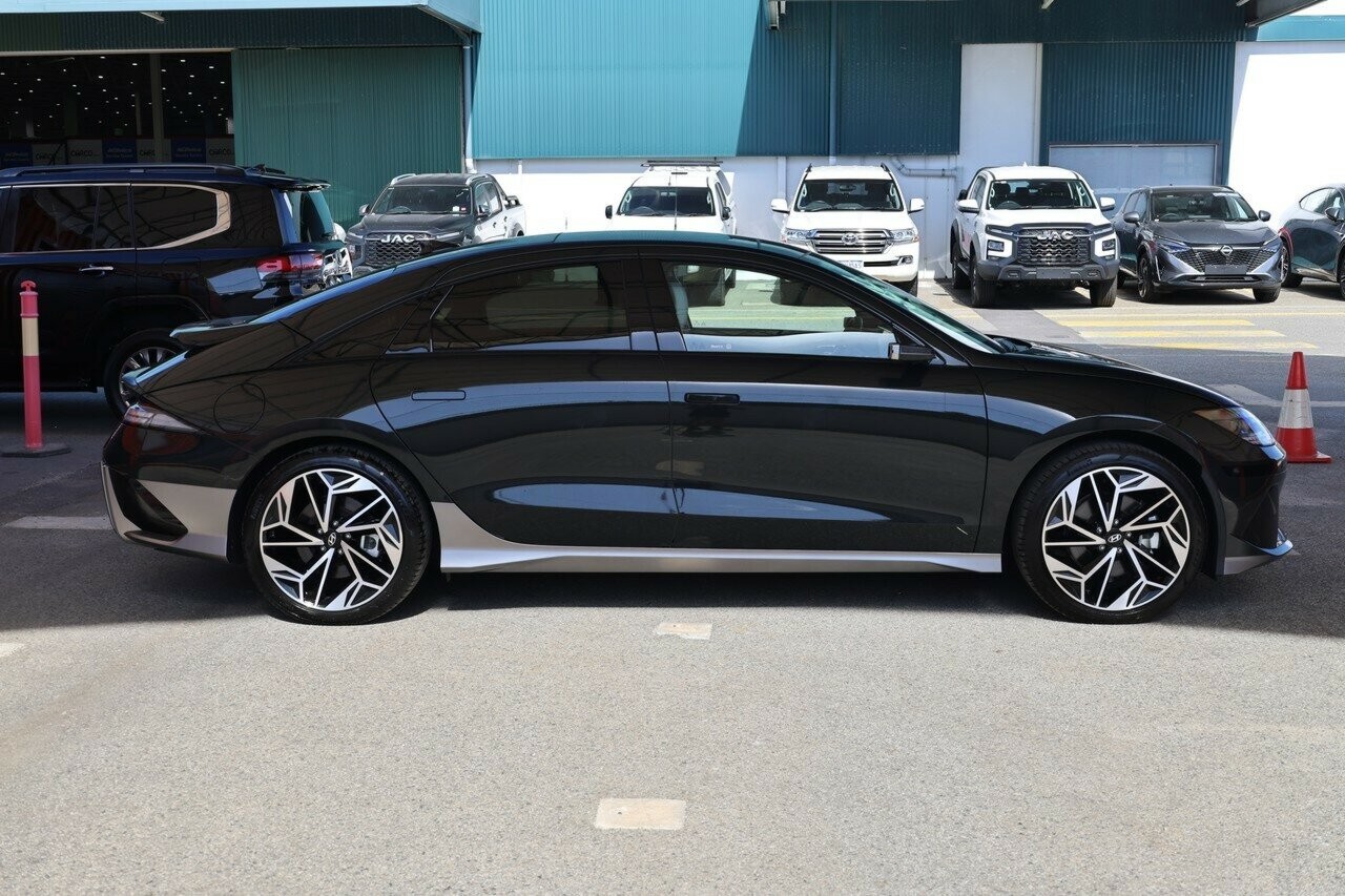 Hyundai Ioniq 6 image 3
