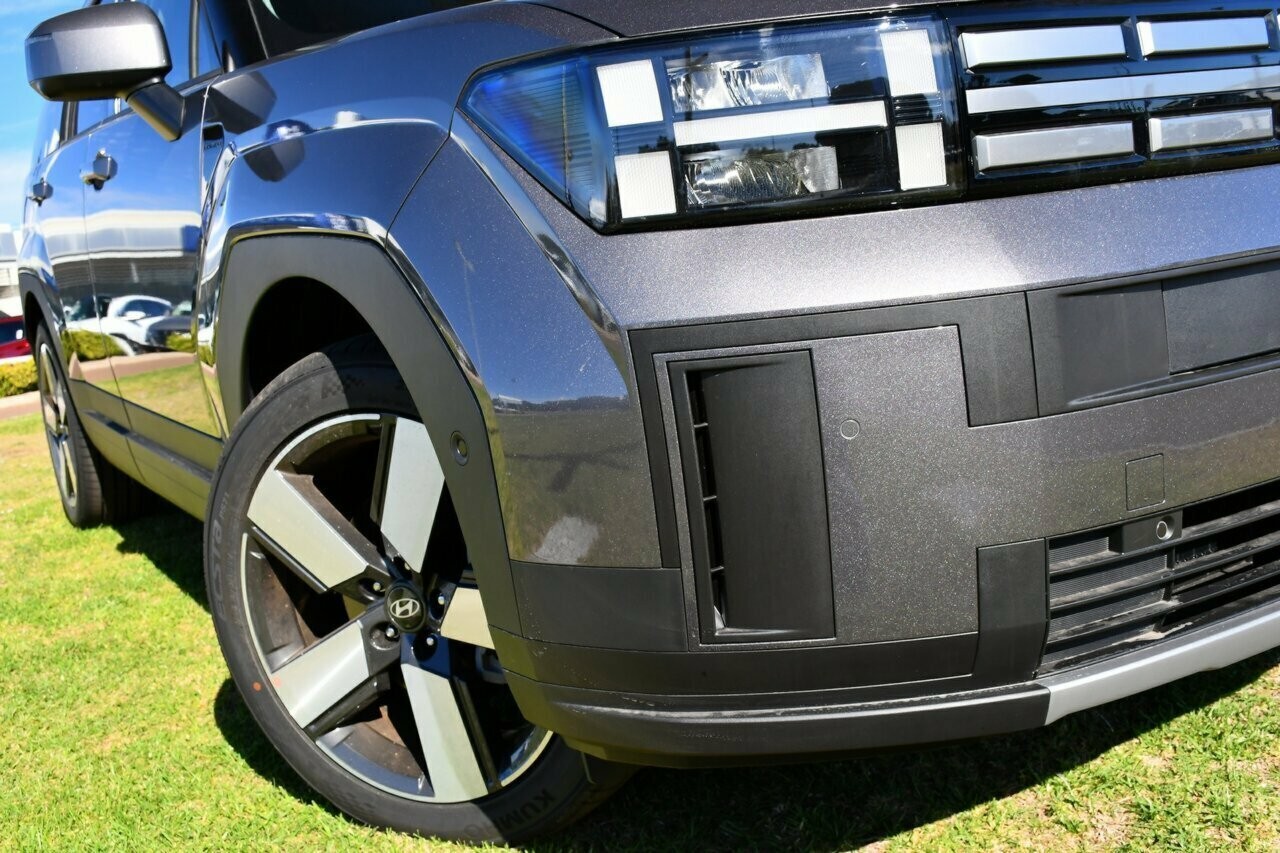 Hyundai Santa Fe image 2