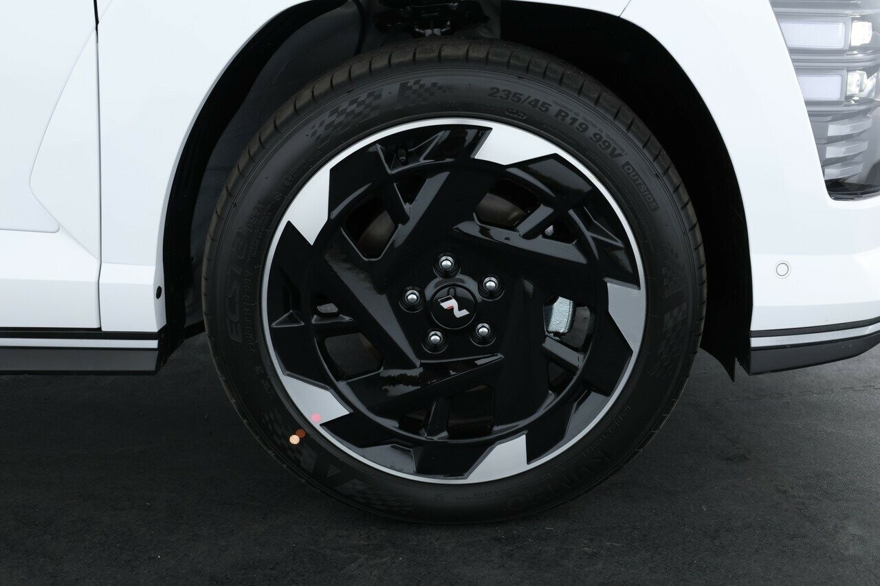 Hyundai Kona image 3