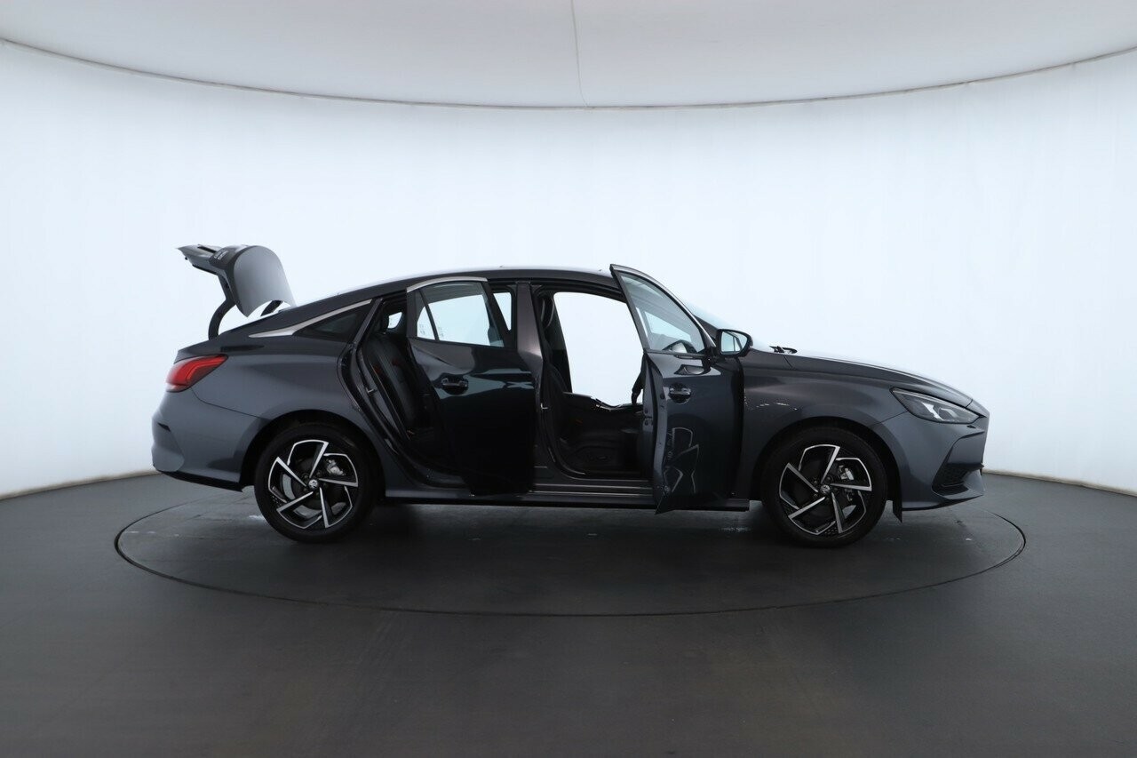 MG Mg5 image 2