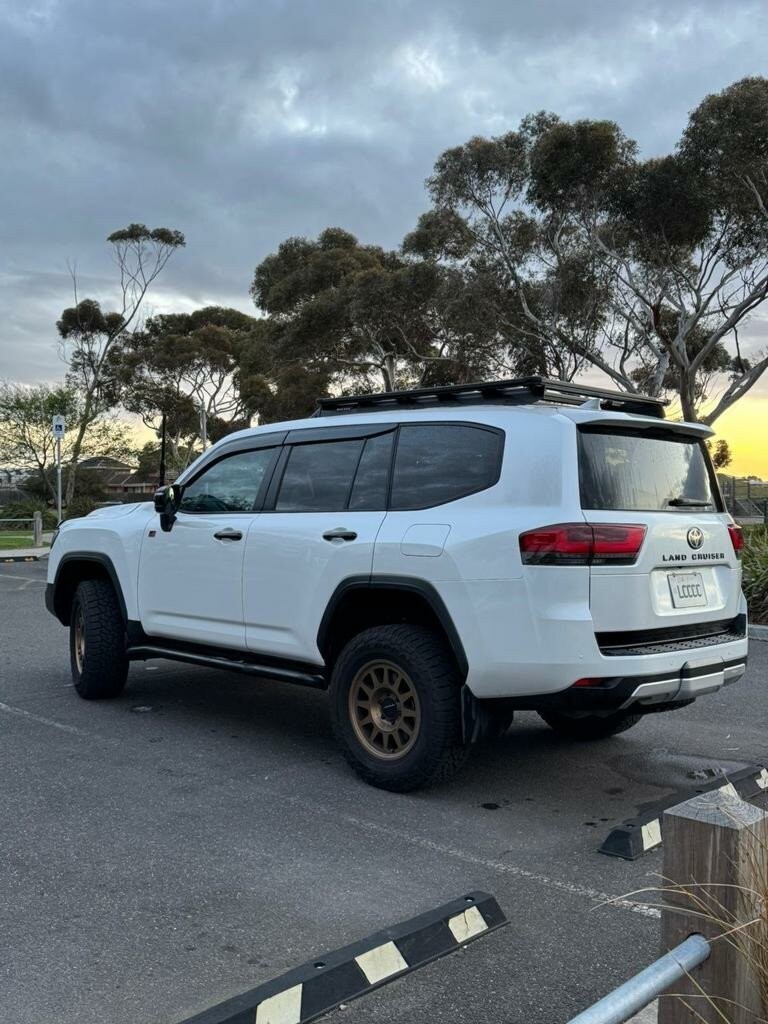 Toyota Landcruiser image 3