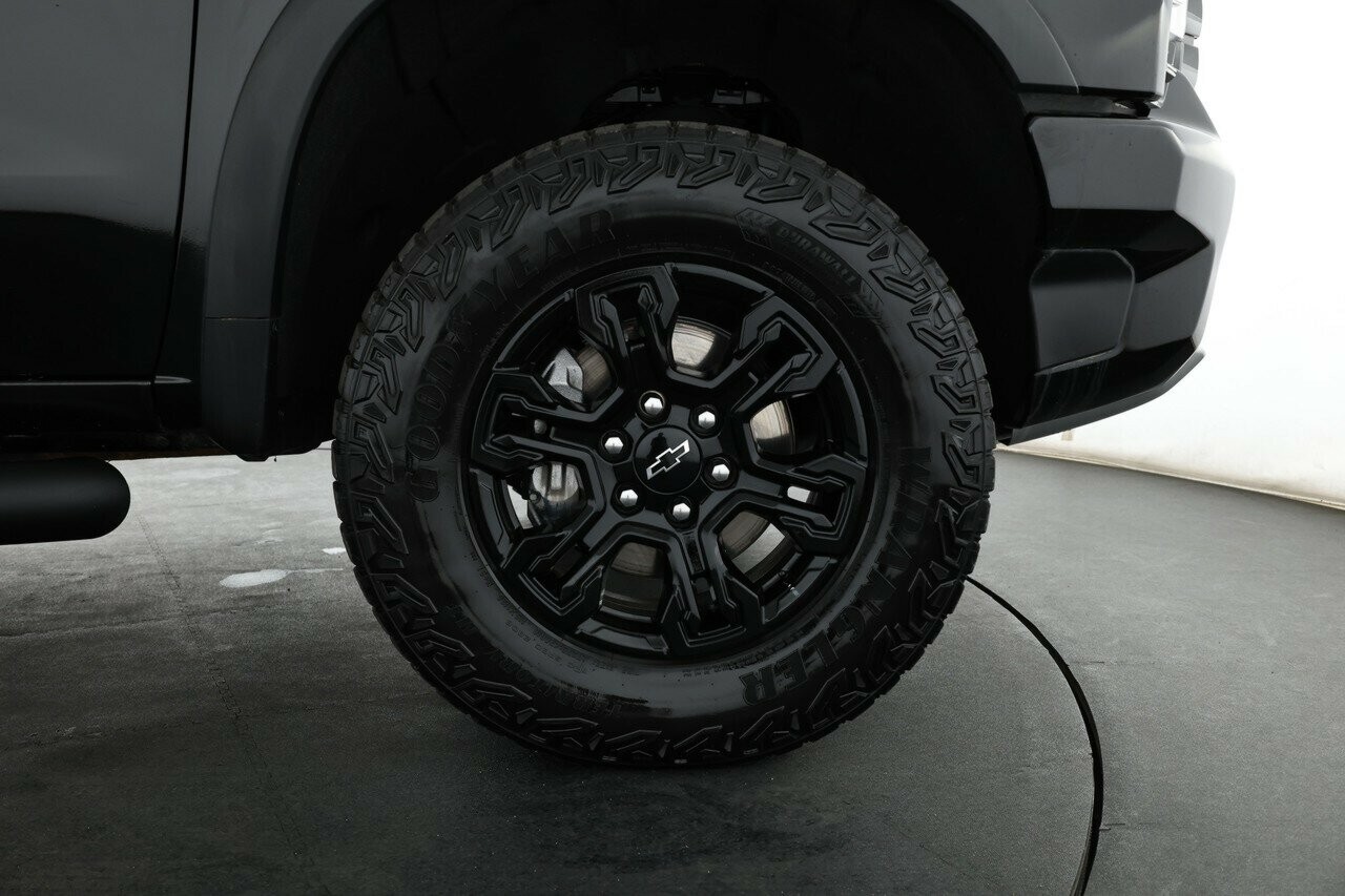 Chevrolet Silverado image 3