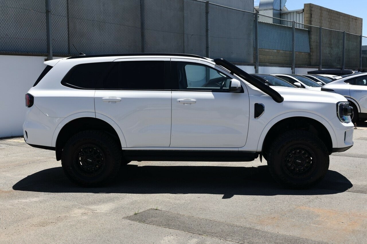 Ford Everest image 2