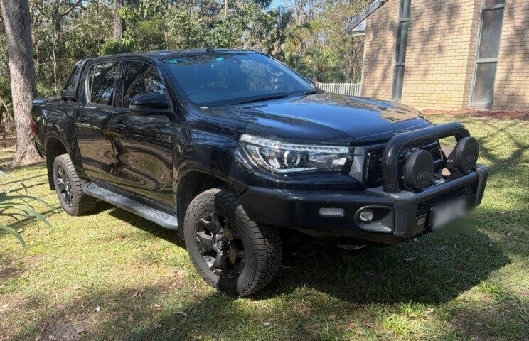 Toyota Hilux image 1