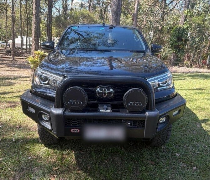 Toyota Hilux image 2