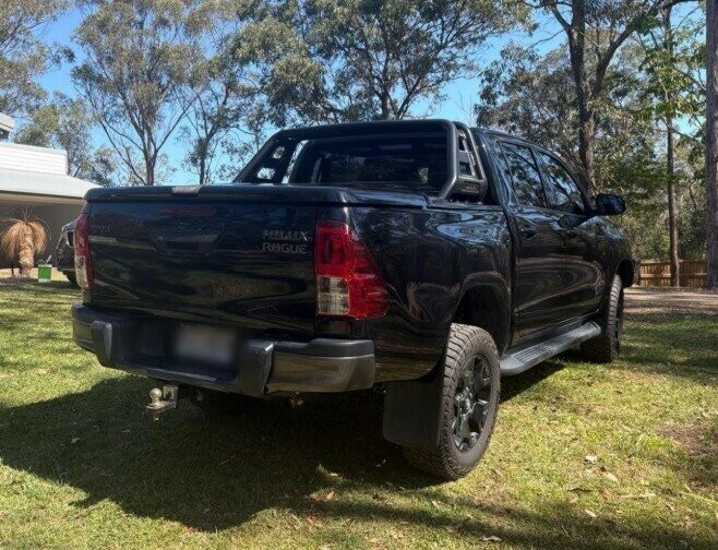 Toyota Hilux image 3
