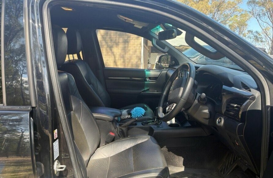 Toyota Hilux image 4