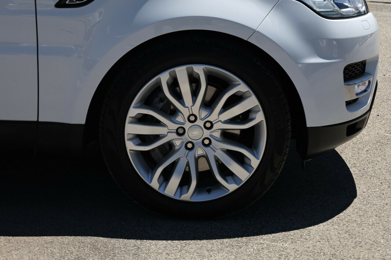 Land Rover Range Rover Sport image 2