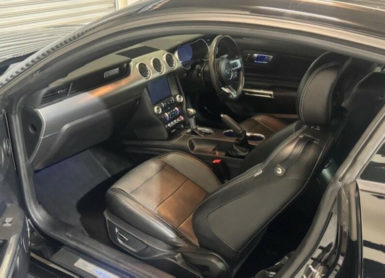 Ford Mustang image 4