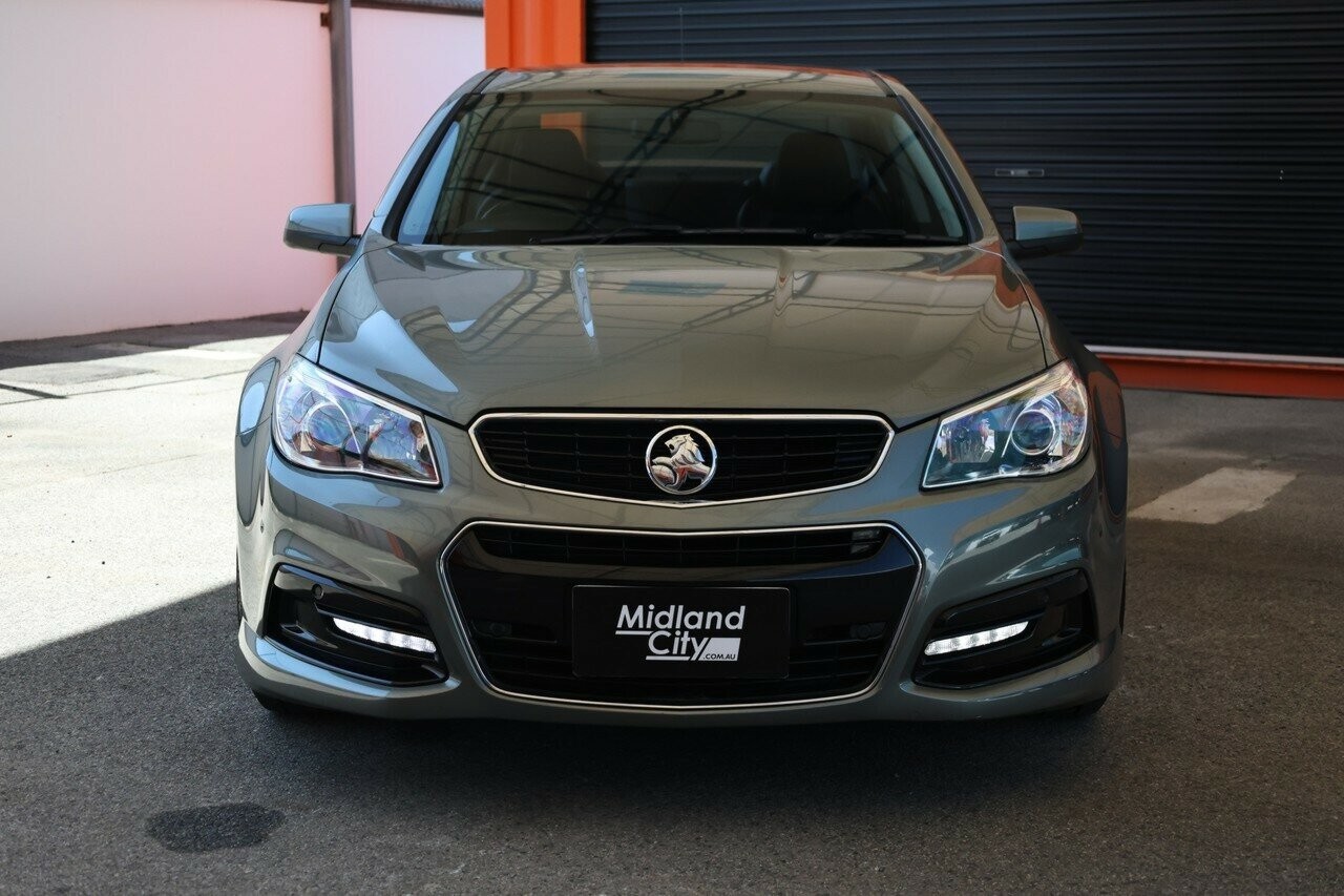 Holden Commodore image 3