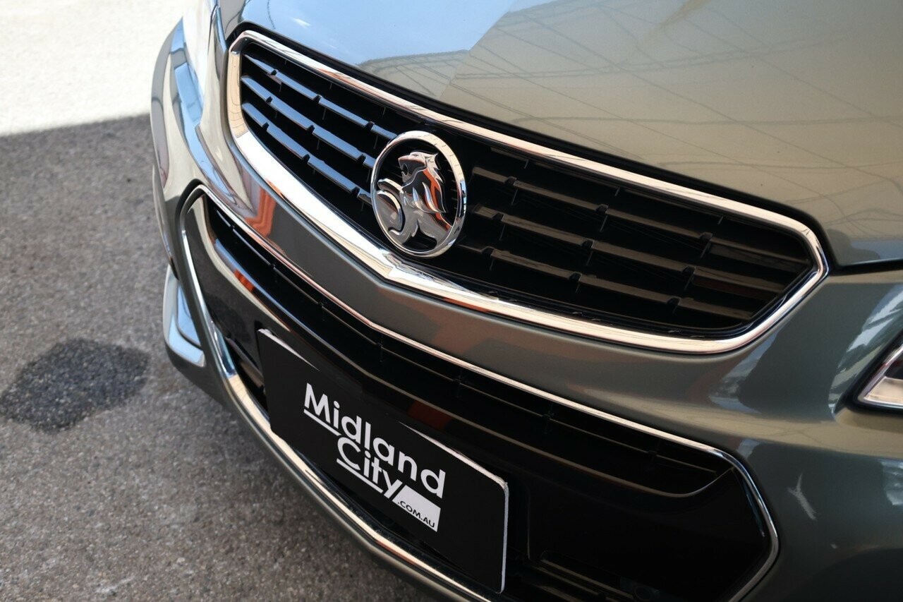 Holden Commodore image 4