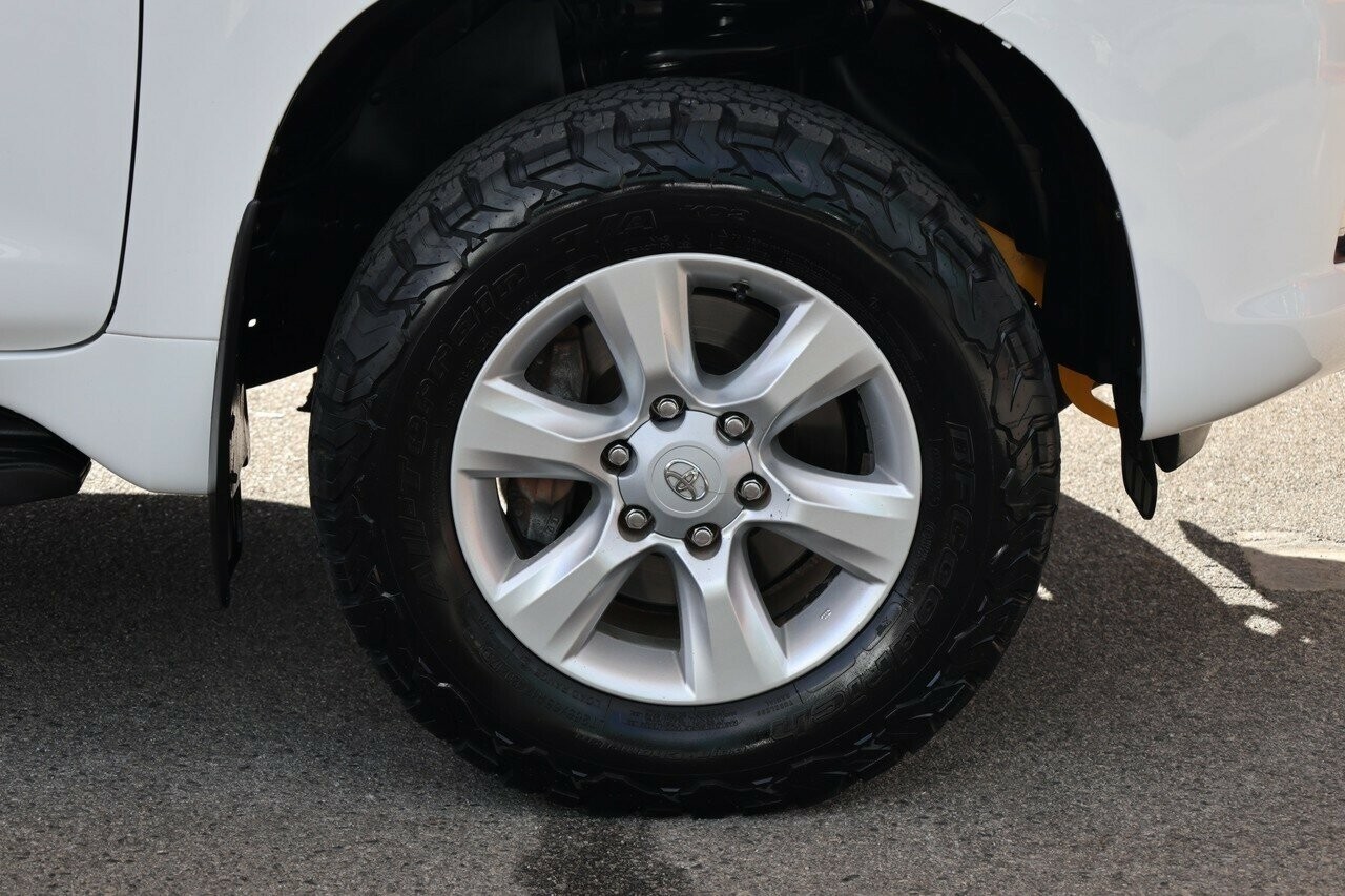 Toyota Landcruiser Prado image 2