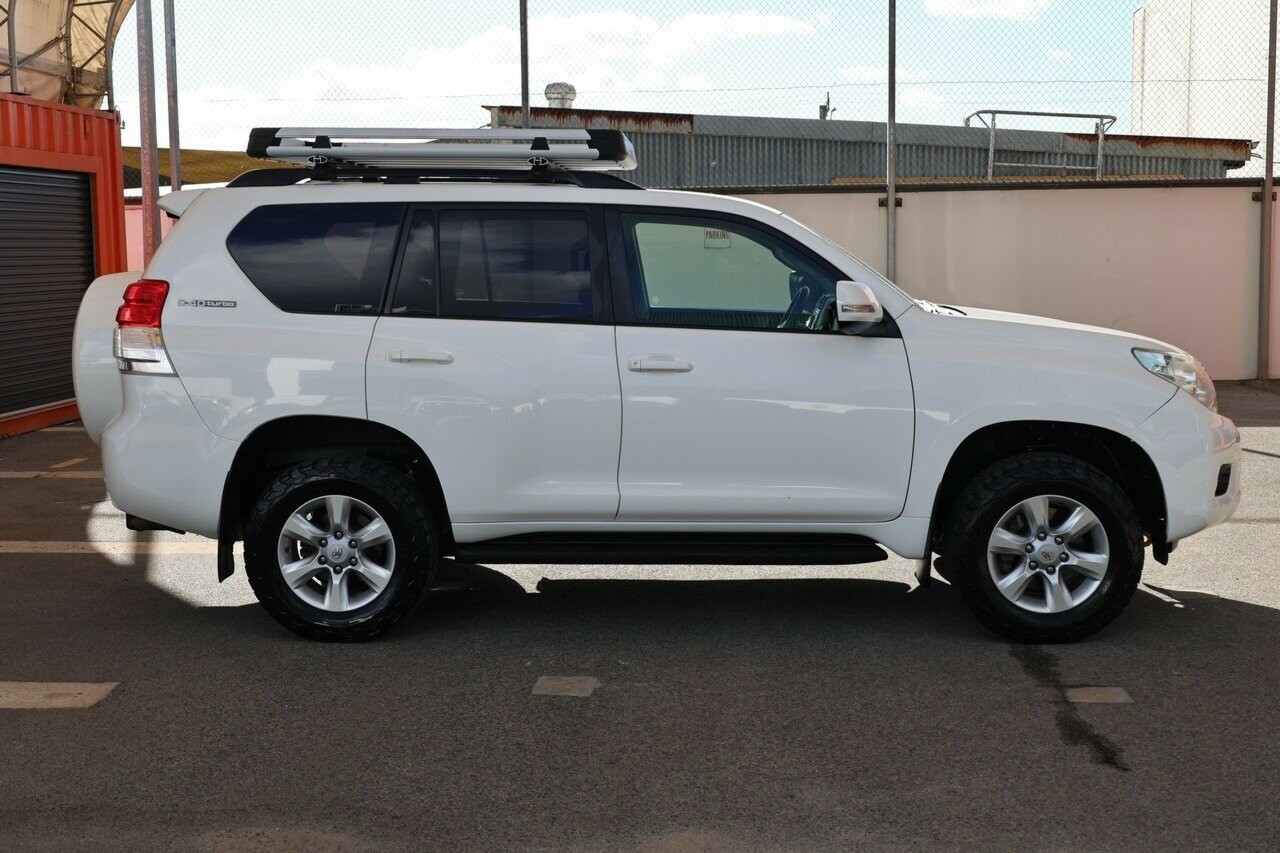 Toyota Landcruiser Prado image 3
