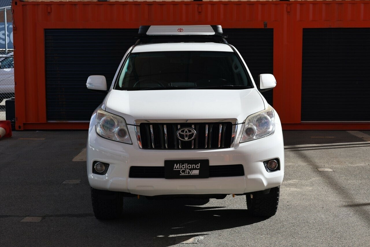 Toyota Landcruiser Prado image 4