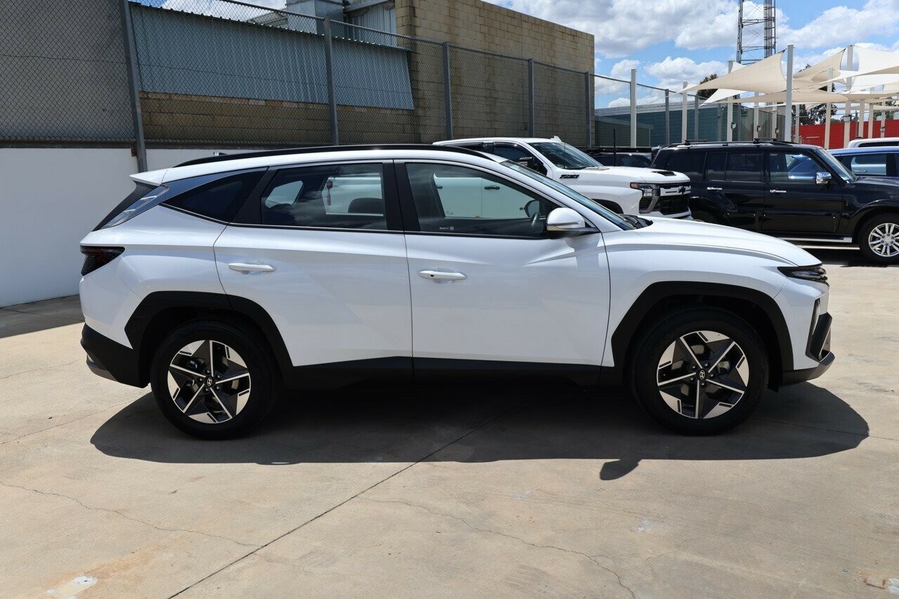 Hyundai Tucson image 3