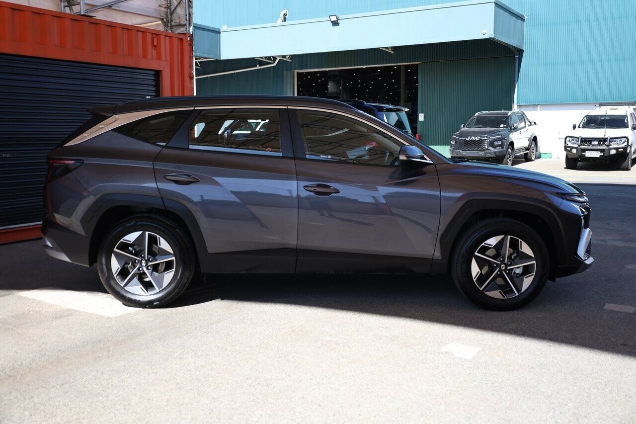 Hyundai Tucson image 2