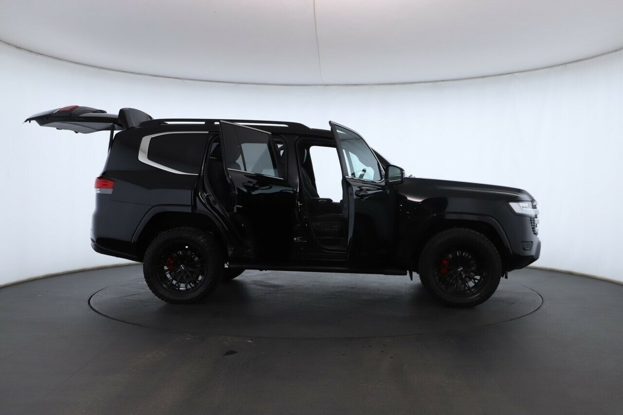 Toyota Landcruiser image 2