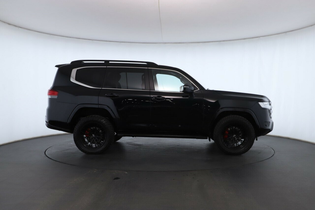 Toyota Landcruiser image 3