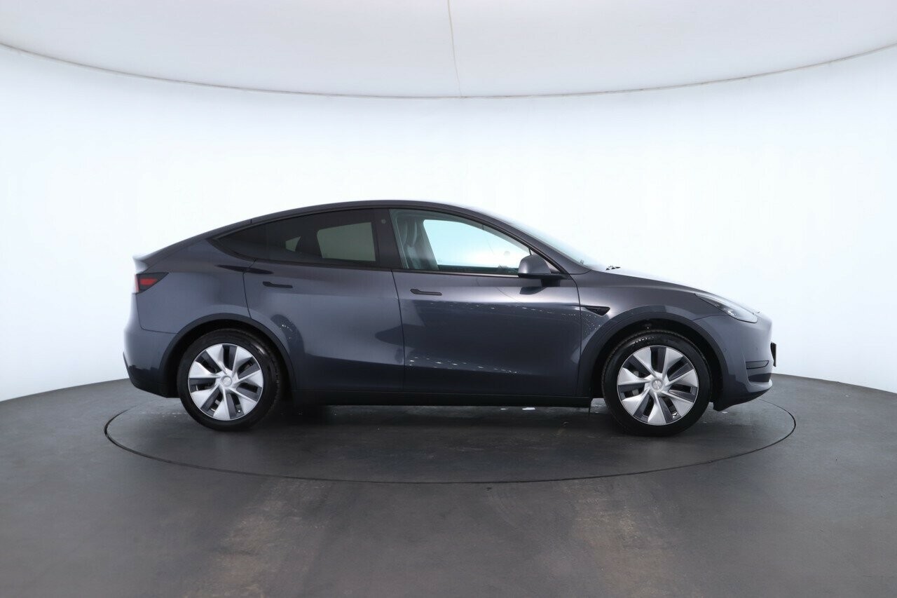 Tesla Model Y image 2