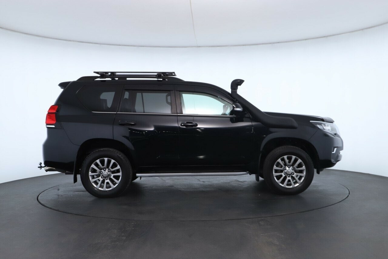 Toyota Landcruiser Prado image 2