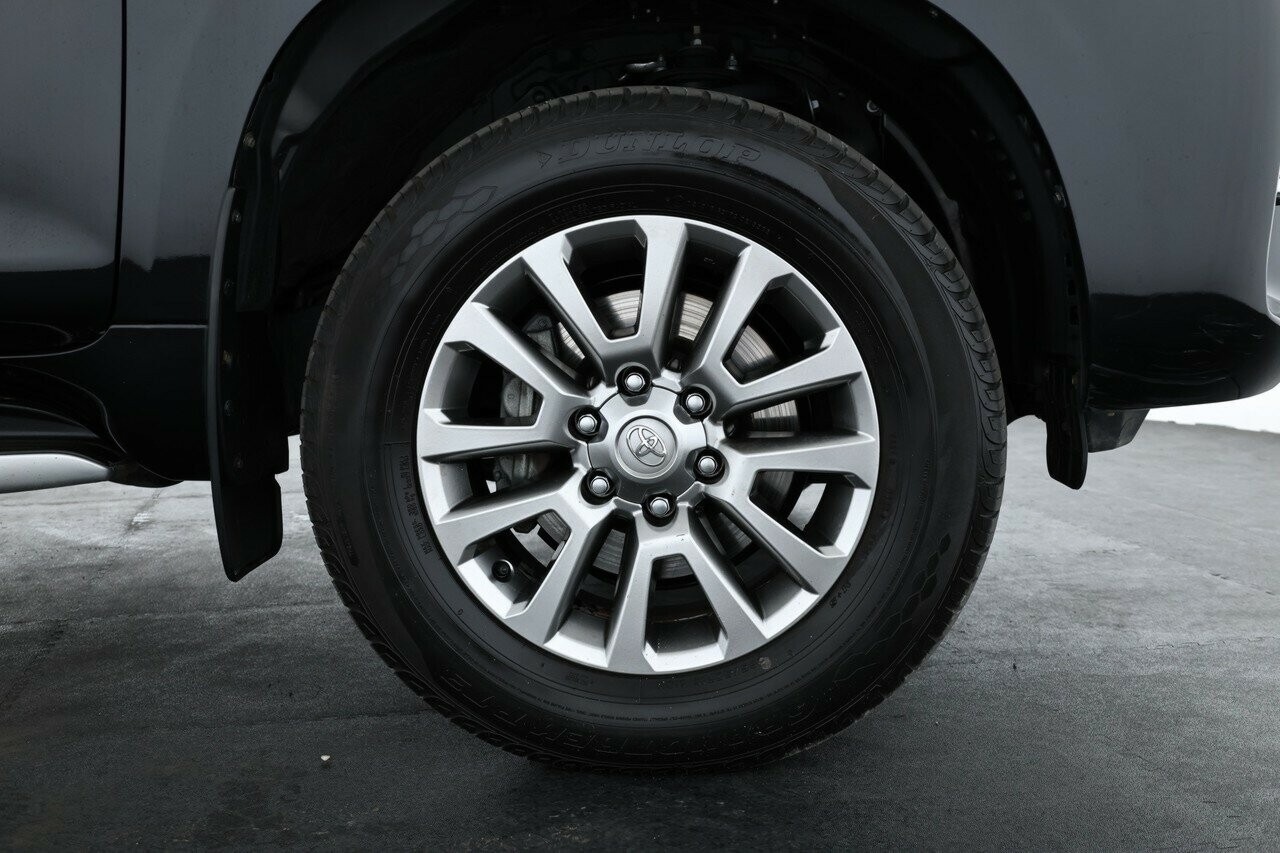 Toyota Landcruiser Prado image 3