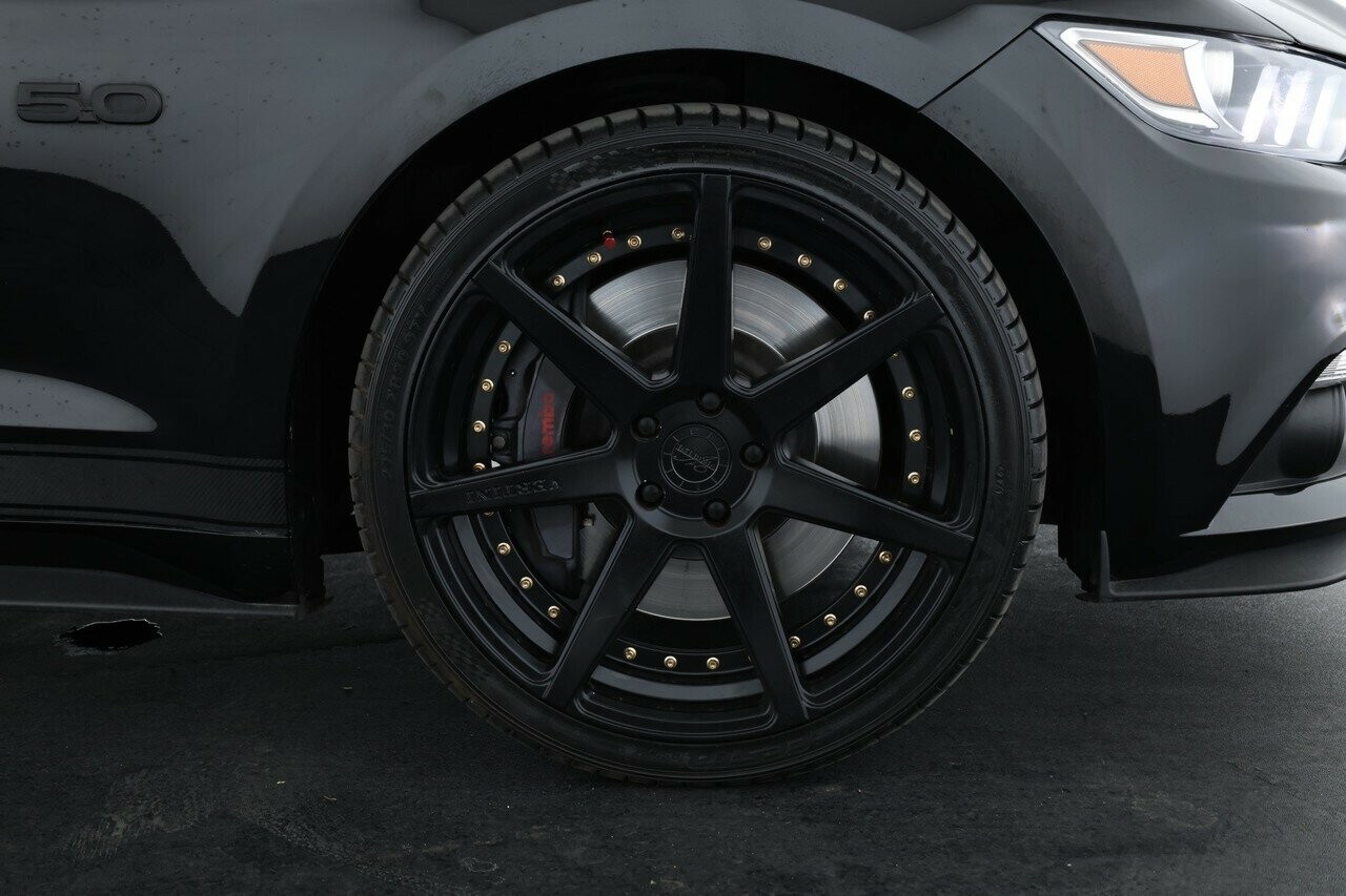 Ford Mustang image 3