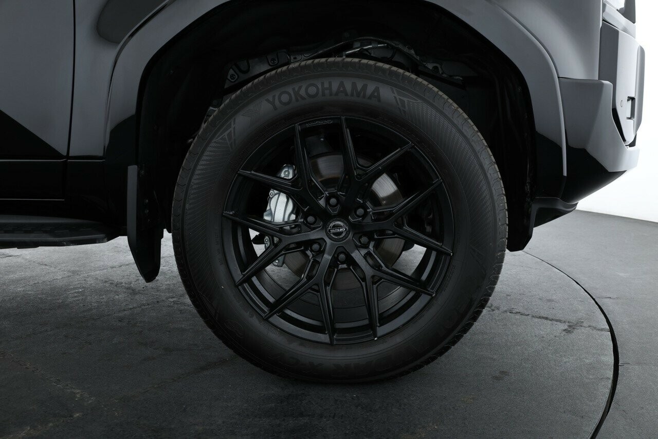 Toyota Landcruiser Prado image 3