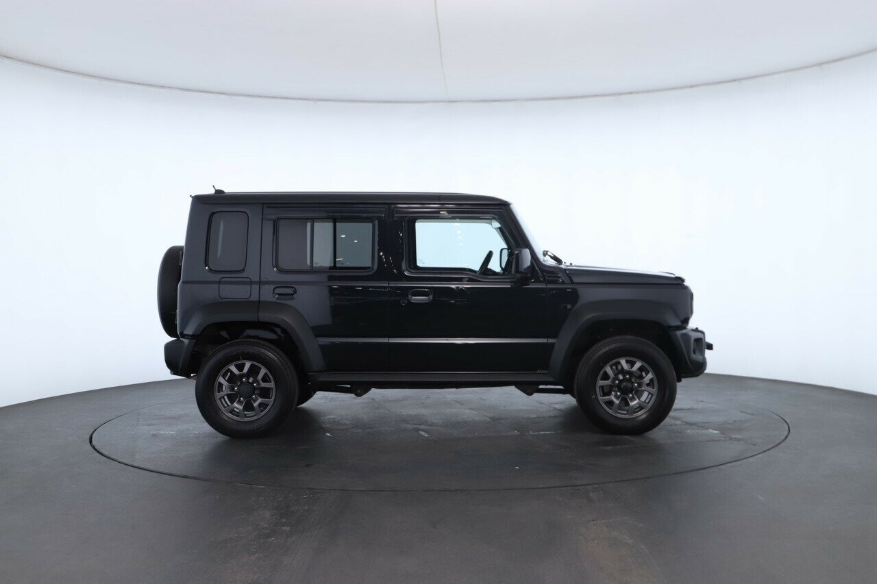 Suzuki Jimny image 2