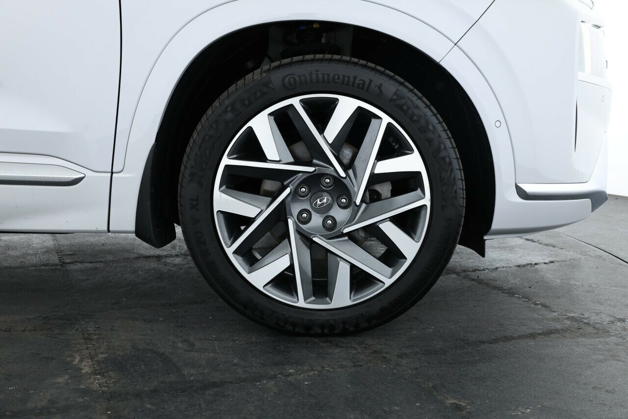 Hyundai Santa Fe image 3