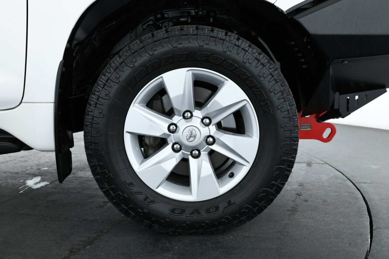 Toyota Landcruiser Prado image 3