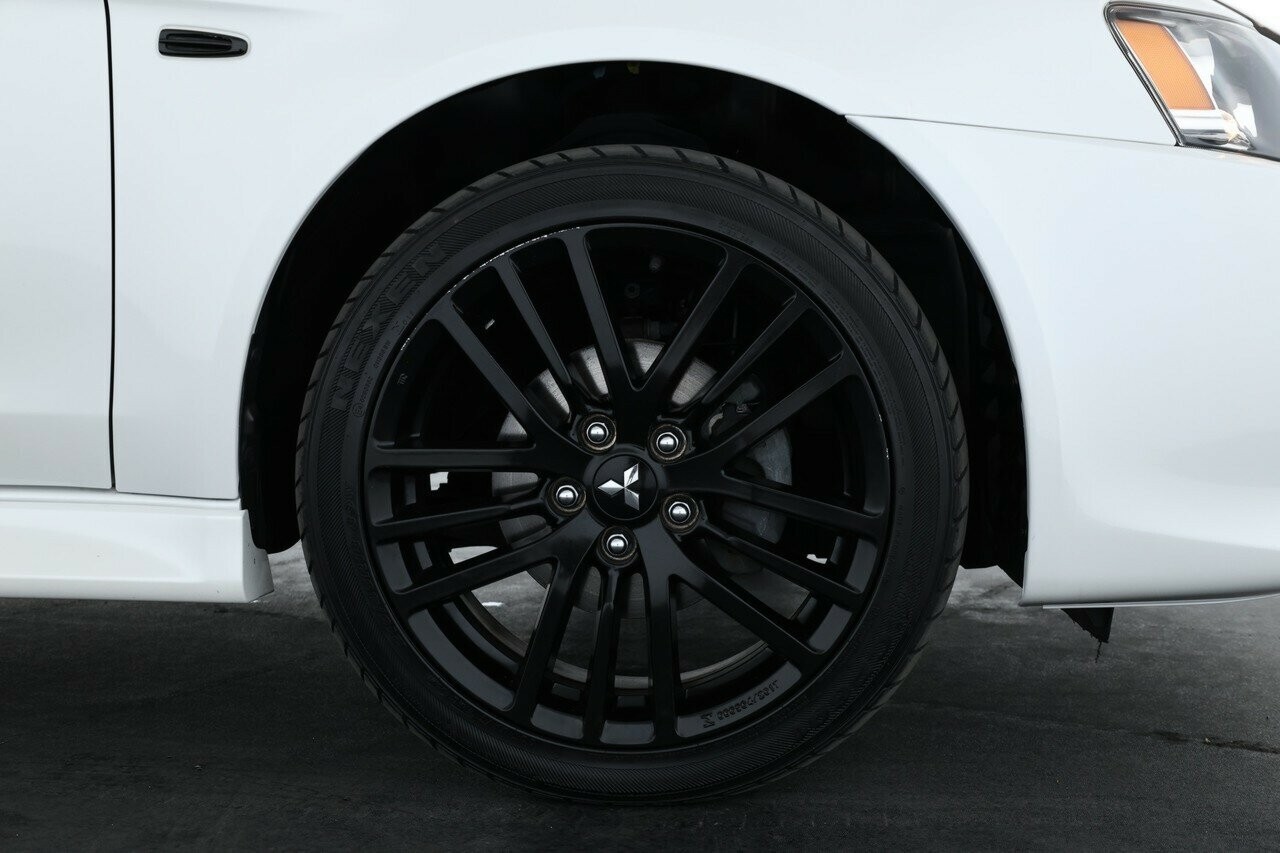 Mitsubishi Lancer image 3