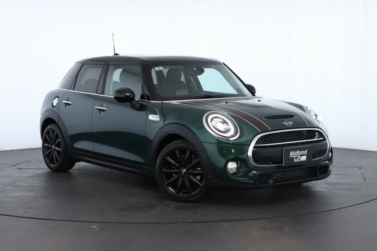 Mini Hatch image 1