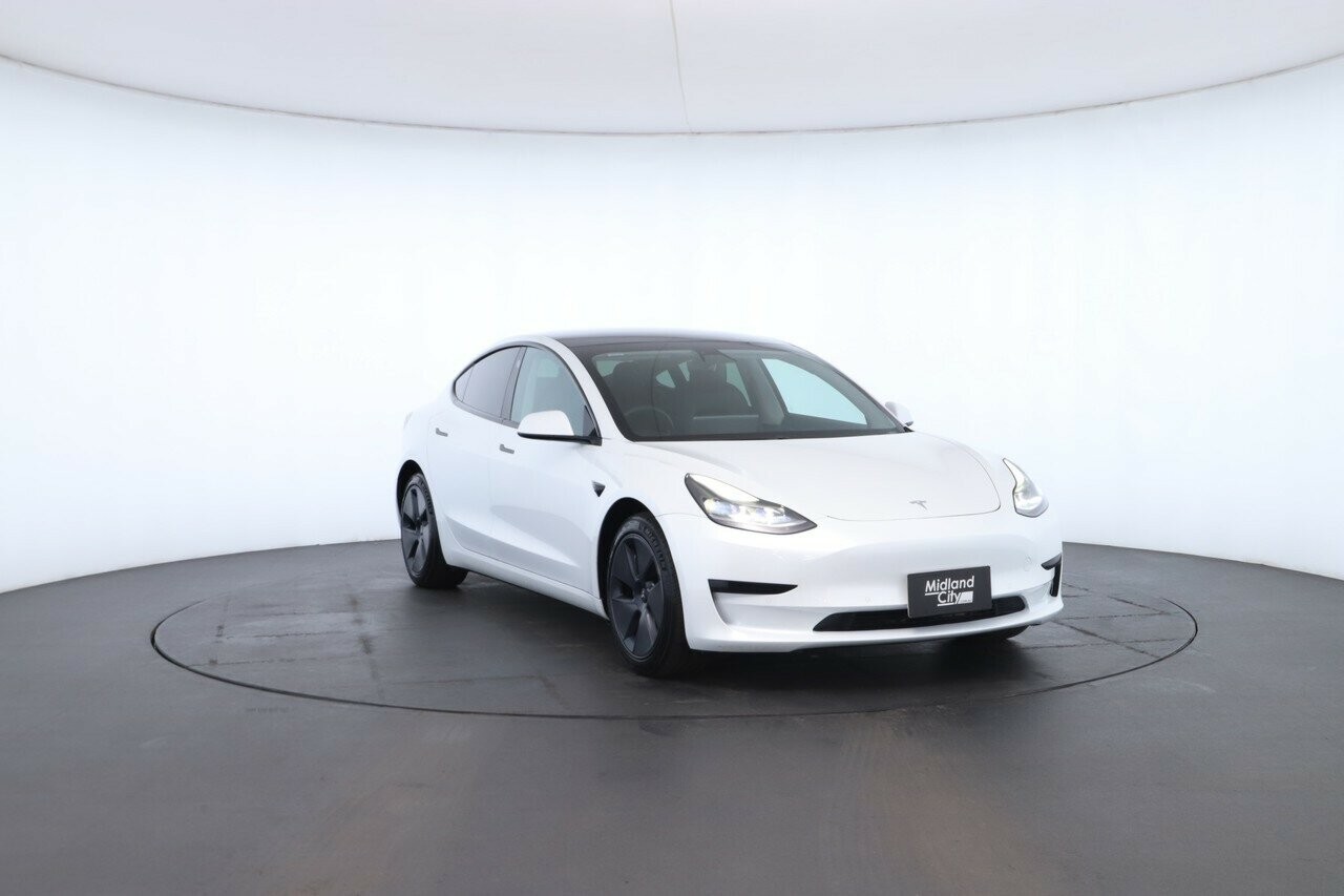 Tesla Model 3 image 4