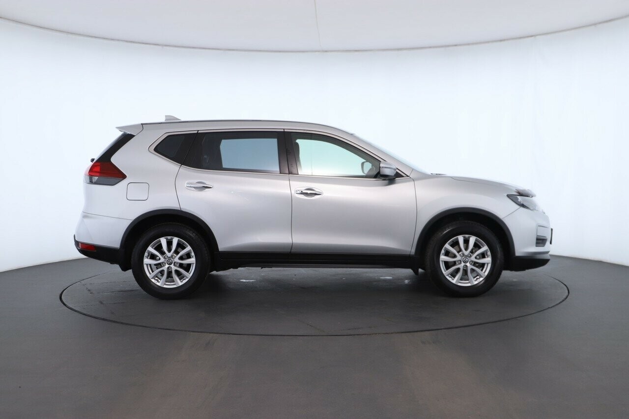 Nissan X-trail image 2