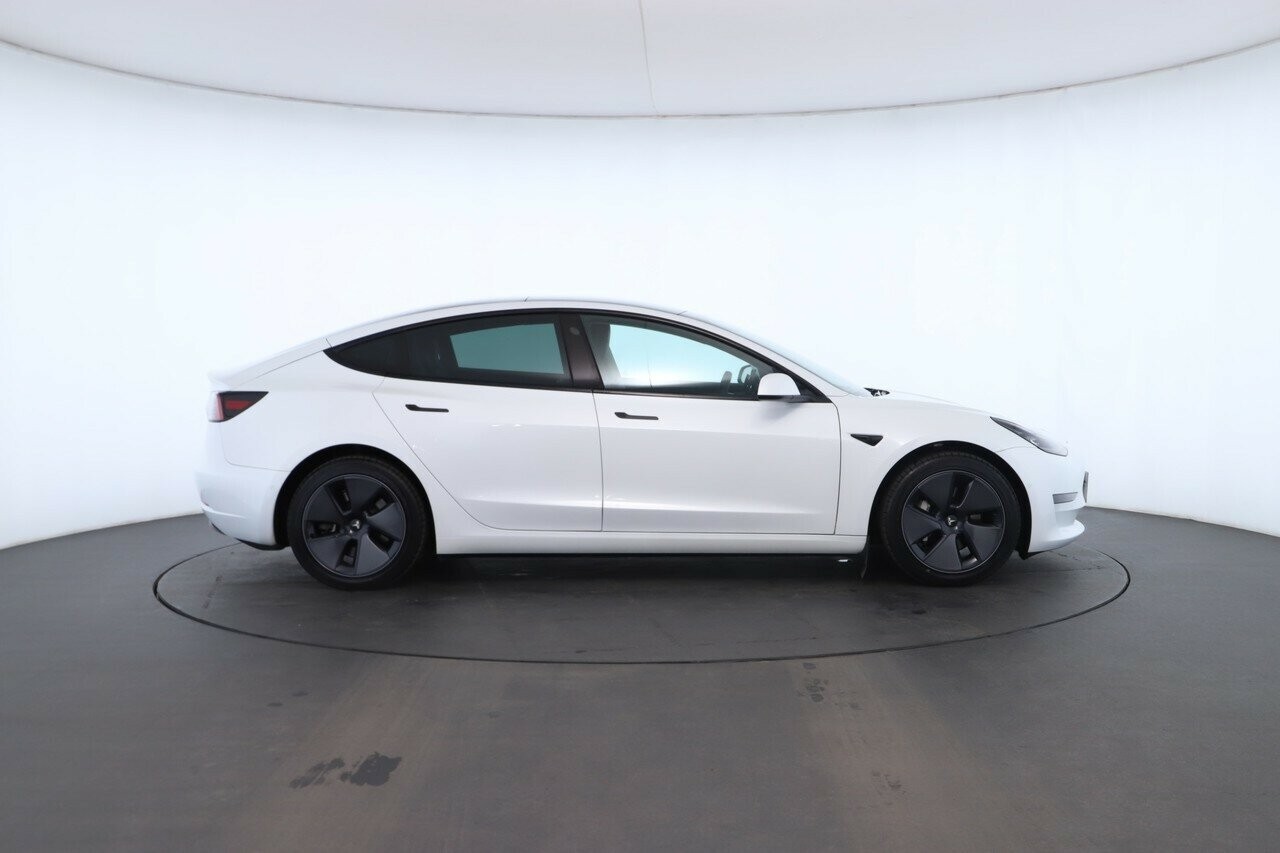 Tesla Model 3 image 2