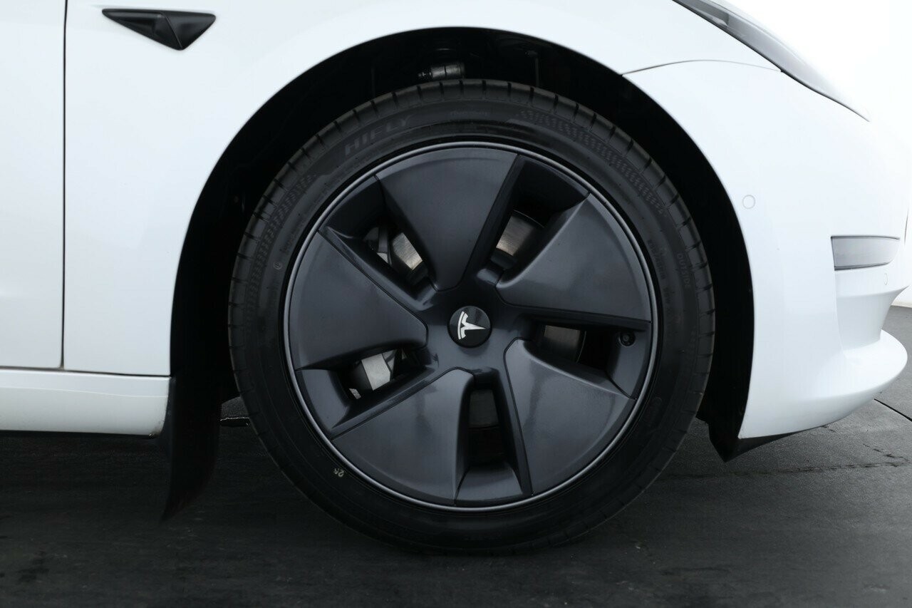 Tesla Model 3 image 3