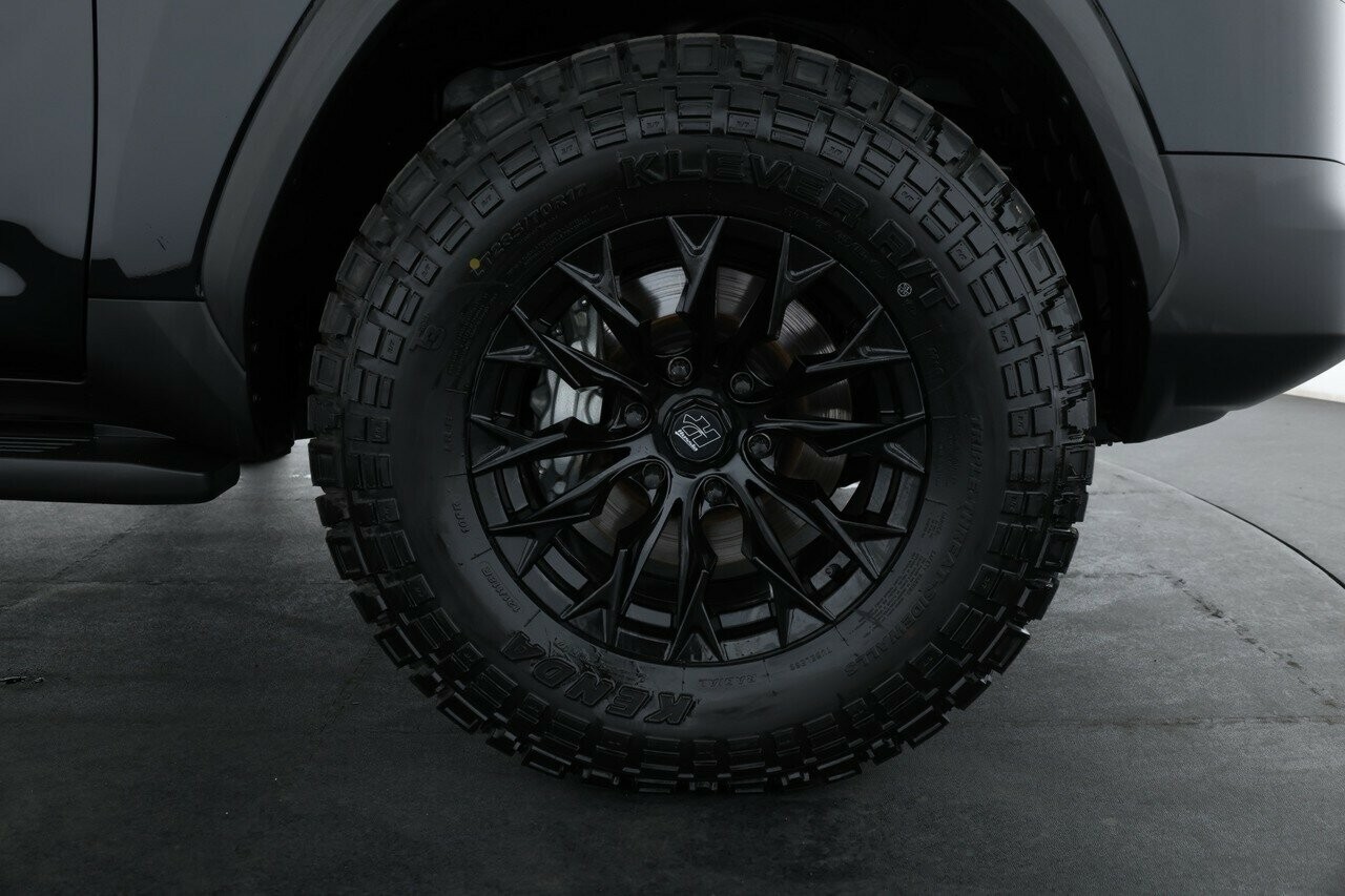 Toyota Landcruiser image 3