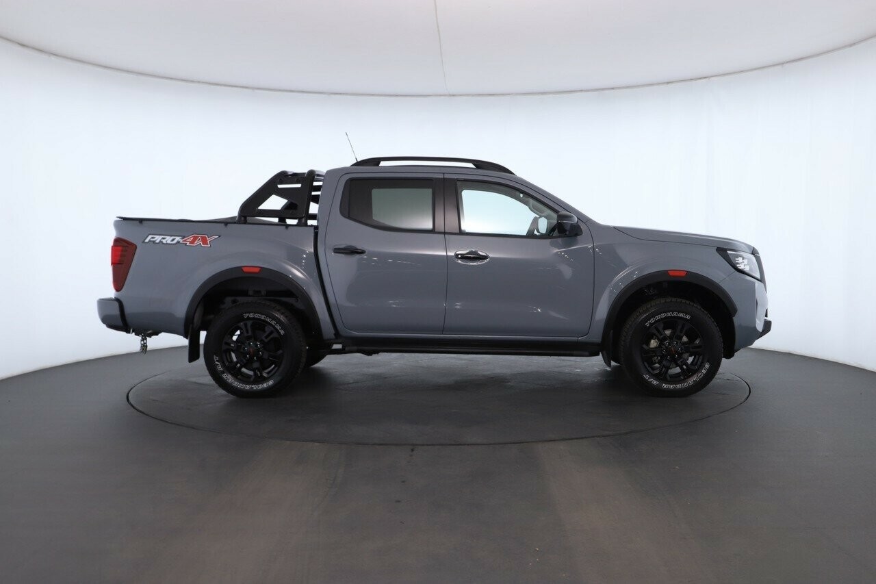 Nissan Navara image 2