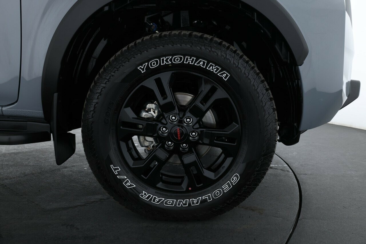 Nissan Navara image 3