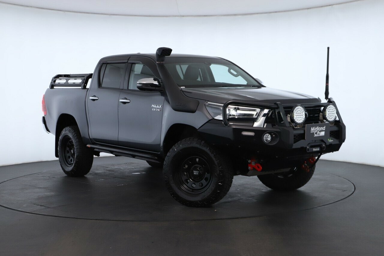 Toyota Hilux image 1