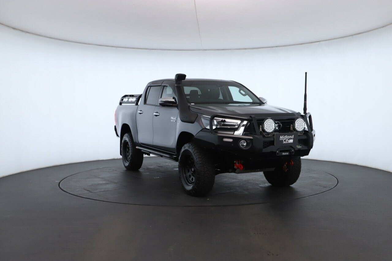 Toyota Hilux image 4