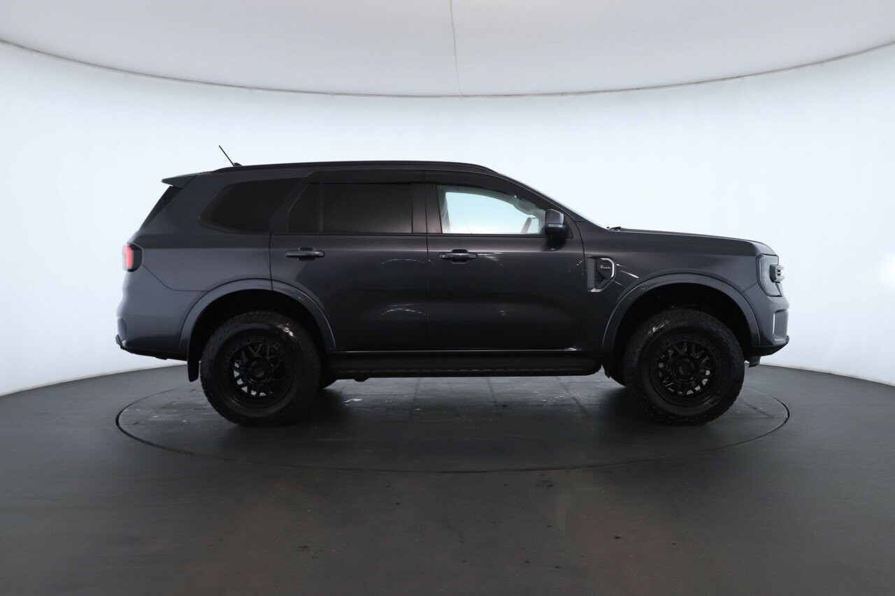 Ford Everest image 2