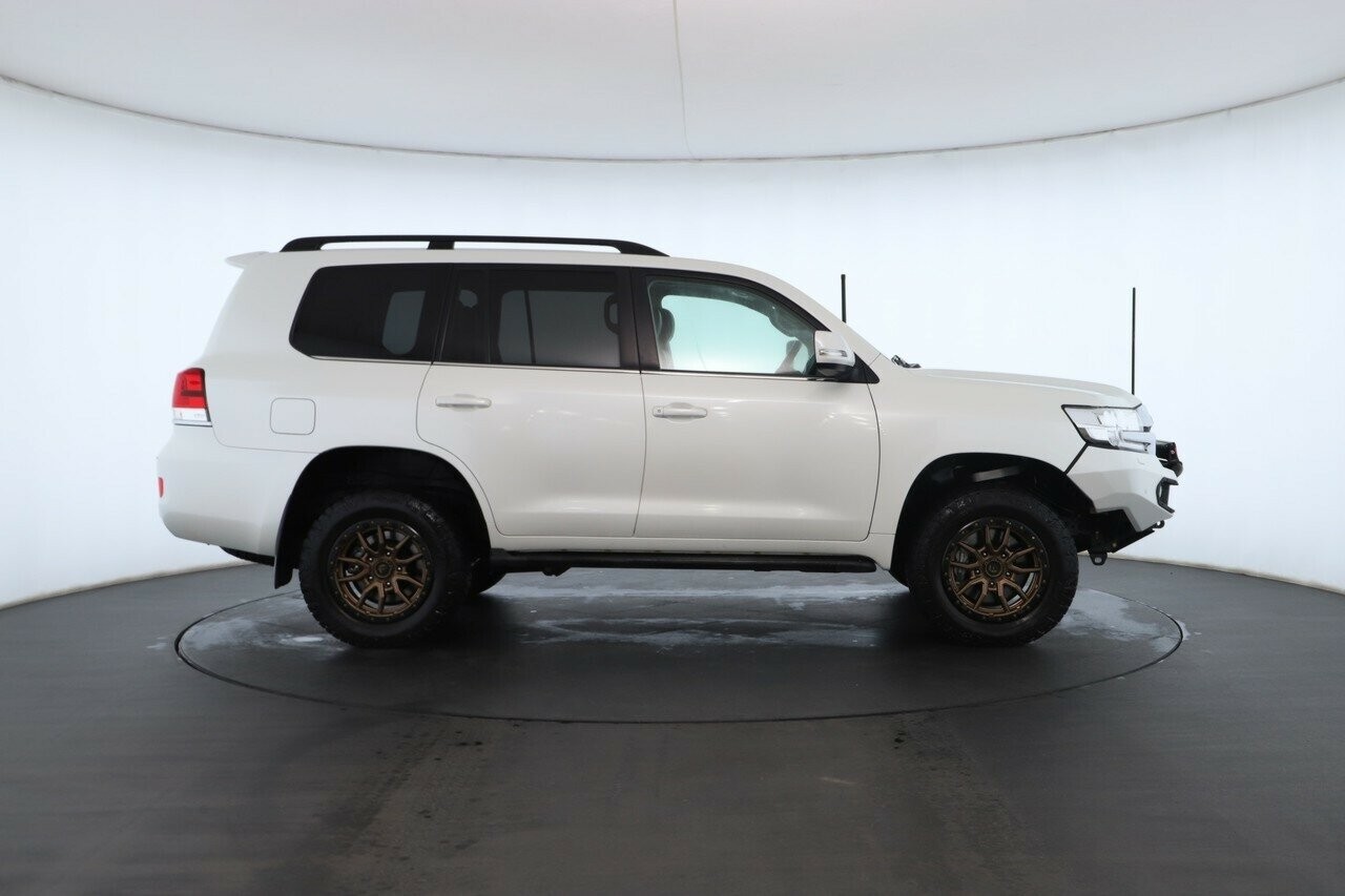 Toyota Landcruiser image 3
