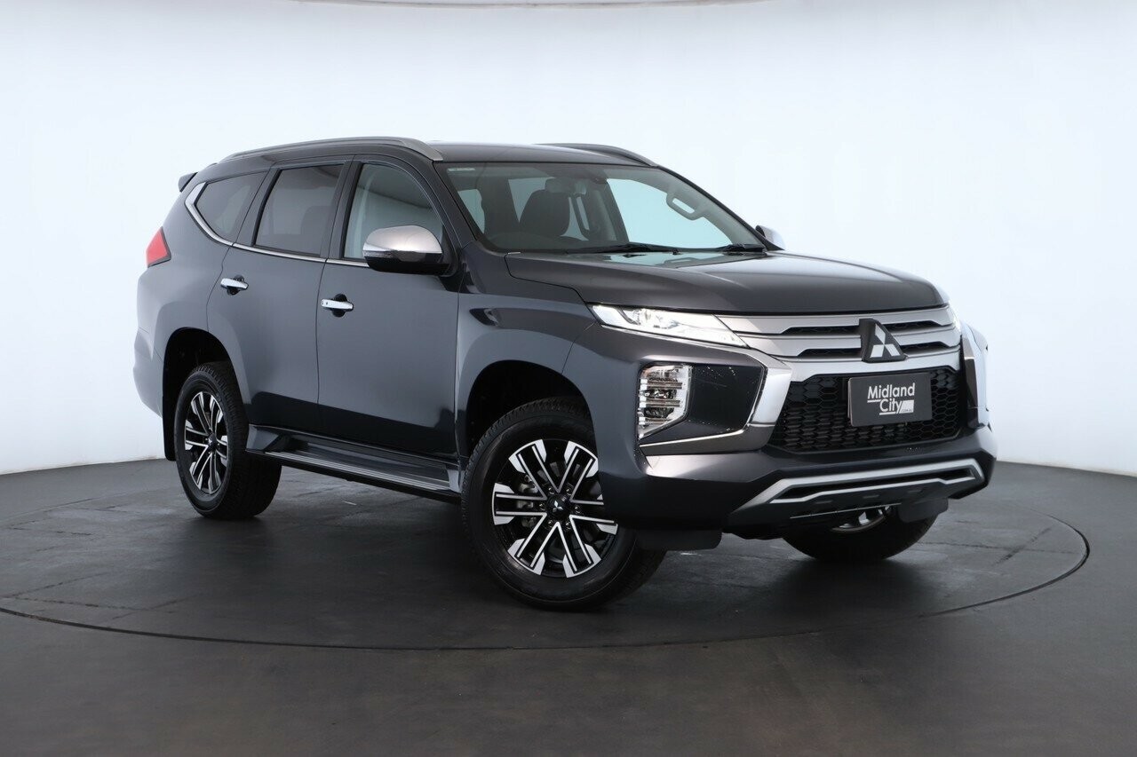 Mitsubishi Pajero Sport image 1