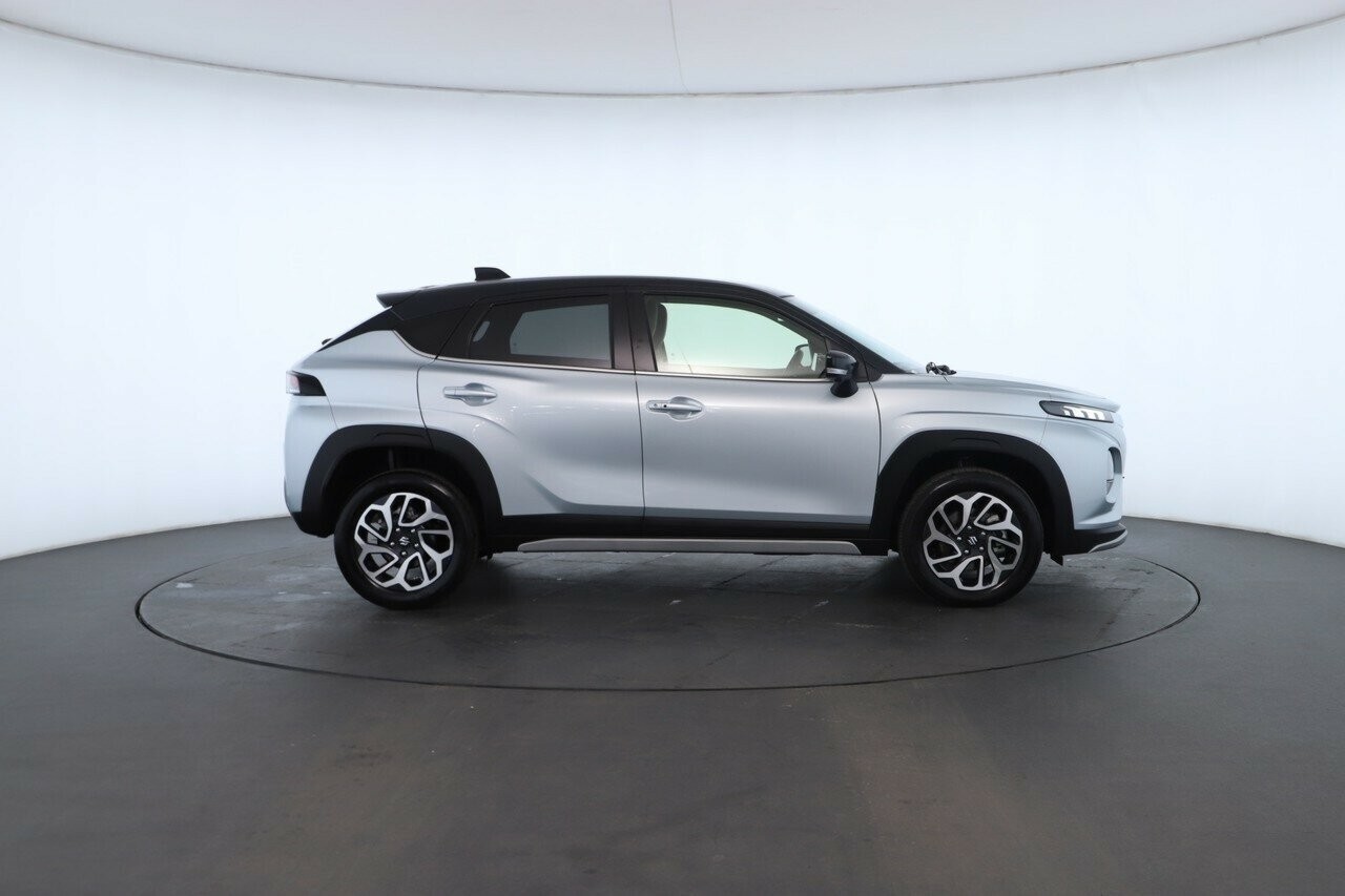 Suzuki Fronx image 2