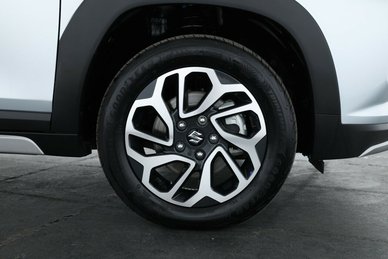 Suzuki Fronx image 3