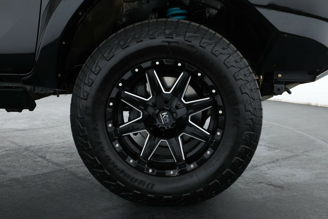 Toyota Hilux image 3