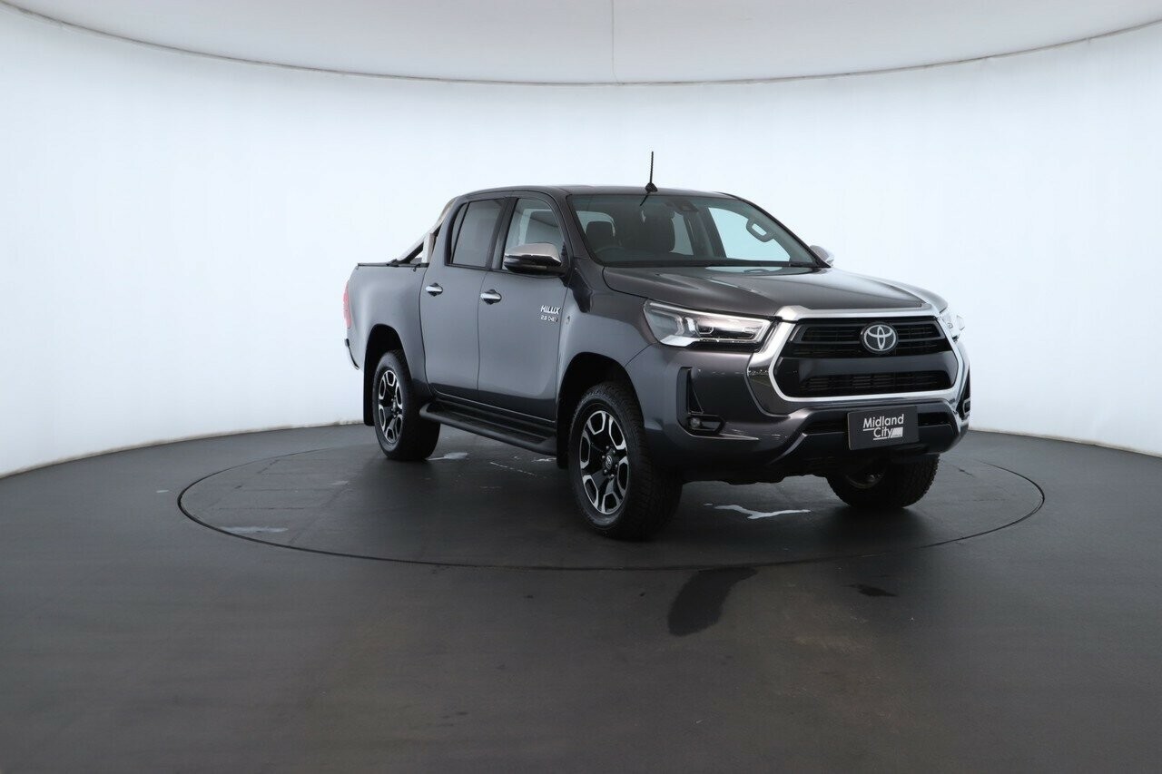 Toyota Hilux image 4
