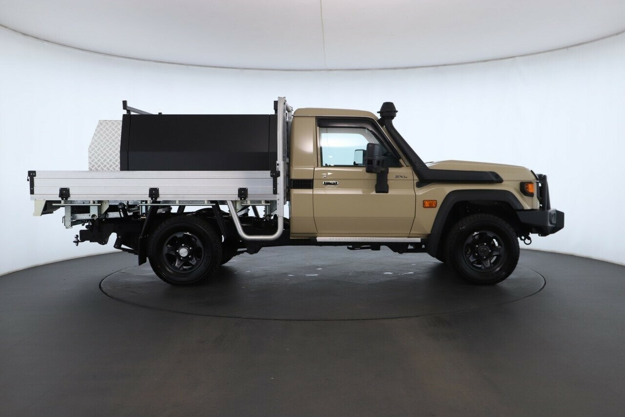 Toyota Landcruiser image 3